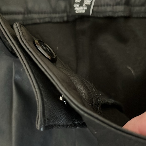 New Look Womens Pants Black Faux Leather Pleated Pleather Slacks Trousers Size 6 - Picture 6 of 15